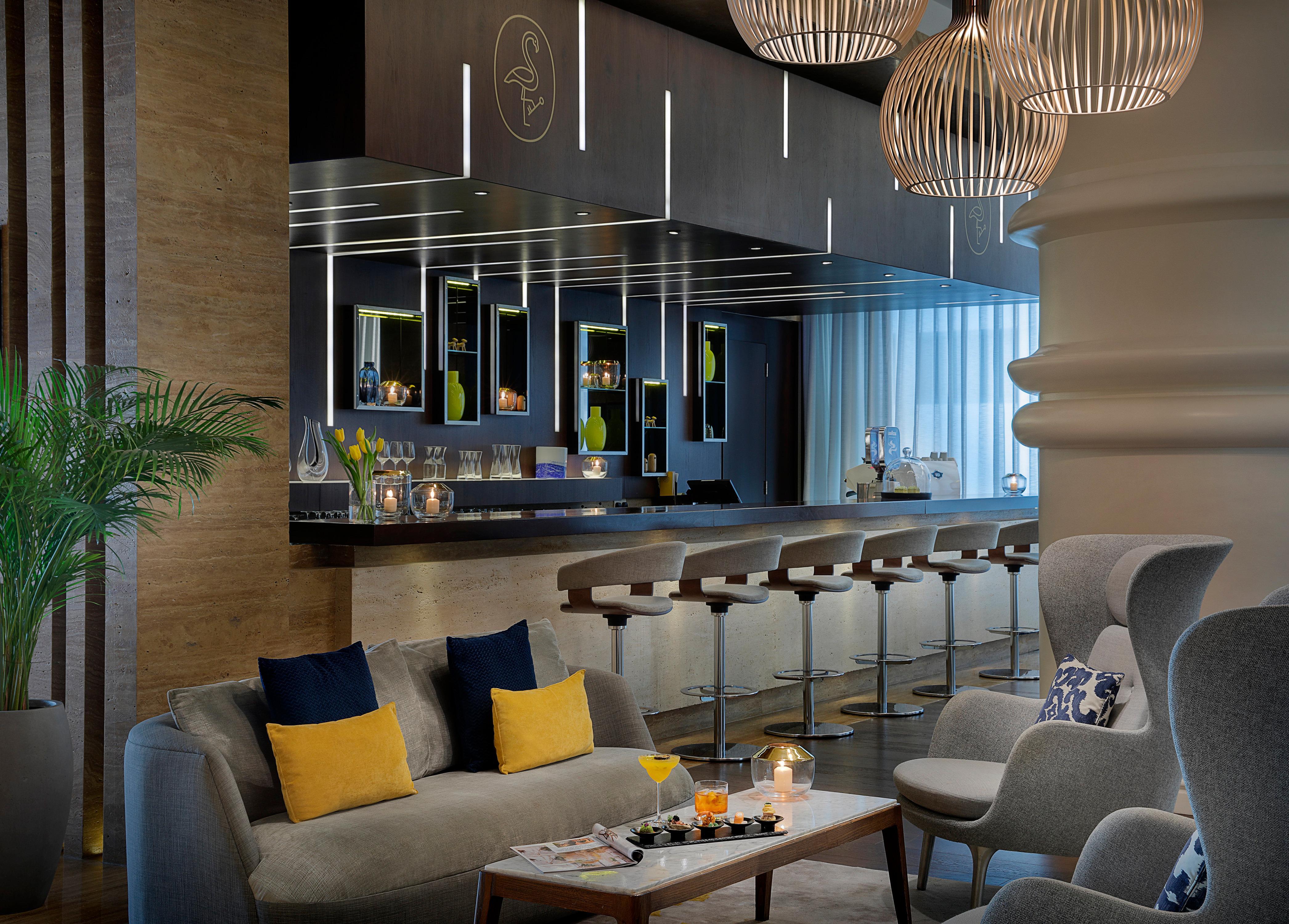 Voco Dubai By Ihg Hotel Bagian luar foto The bar at the lounge