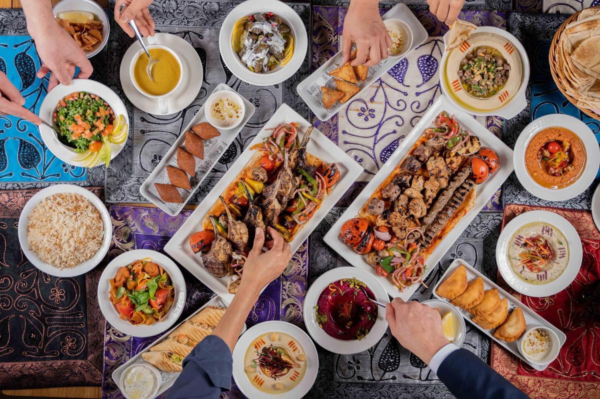 Voco Dubai By Ihg Hotel Bagian luar foto A selection of Lebanese cuisine