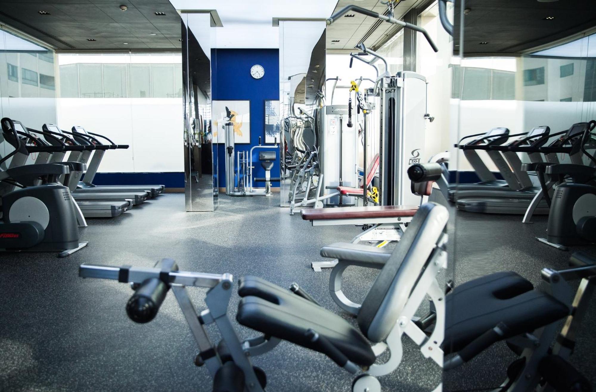 Voco Dubai By Ihg Hotel Bagian luar foto The gym at the University of Bath